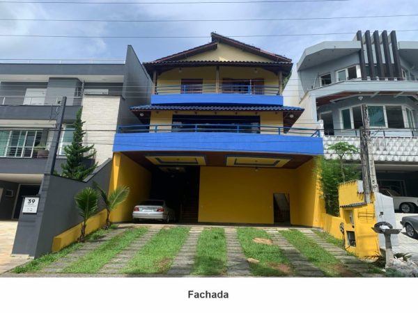 CASA FENOMENAL C/ 4 DORM. – CONDOMÍNIO ARUÃ