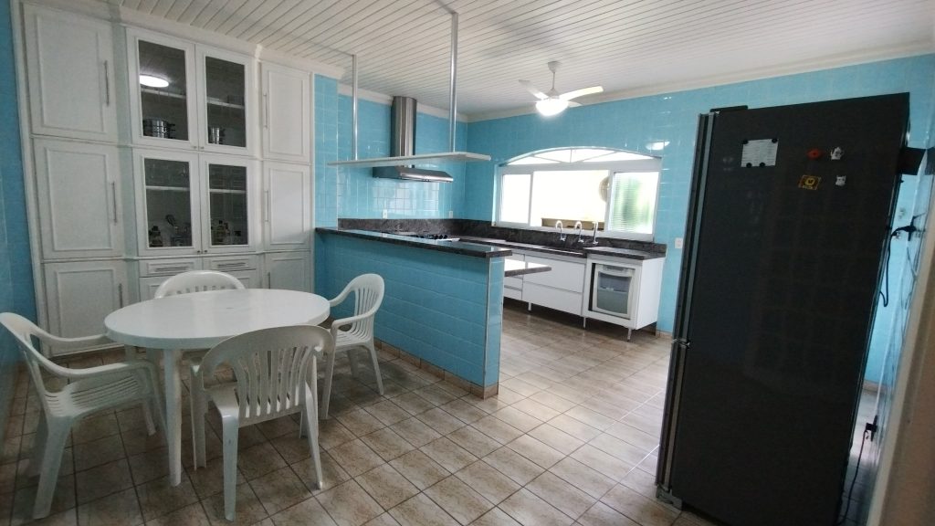 CASA TÉRREA ESPETACULAR À VENDA PRÓXIMA AO CENTRO DE MOGI DAS CRUZES