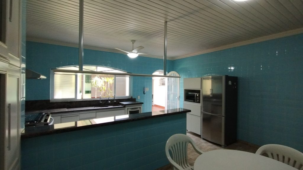 CASA TÉRREA ESPETACULAR À VENDA PRÓXIMA AO CENTRO DE MOGI DAS CRUZES