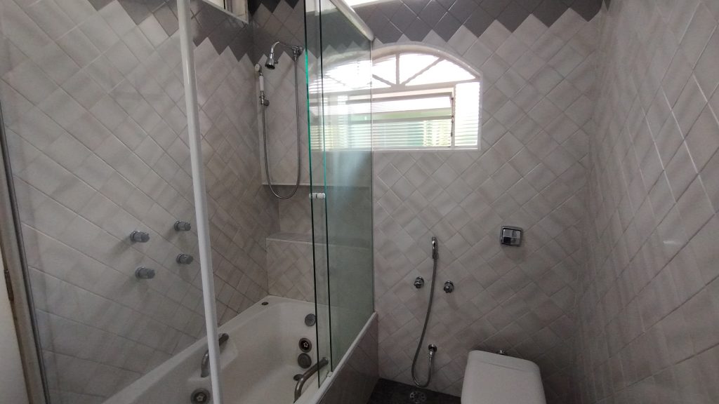 CASA TÉRREA ESPETACULAR À VENDA PRÓXIMA AO CENTRO DE MOGI DAS CRUZES