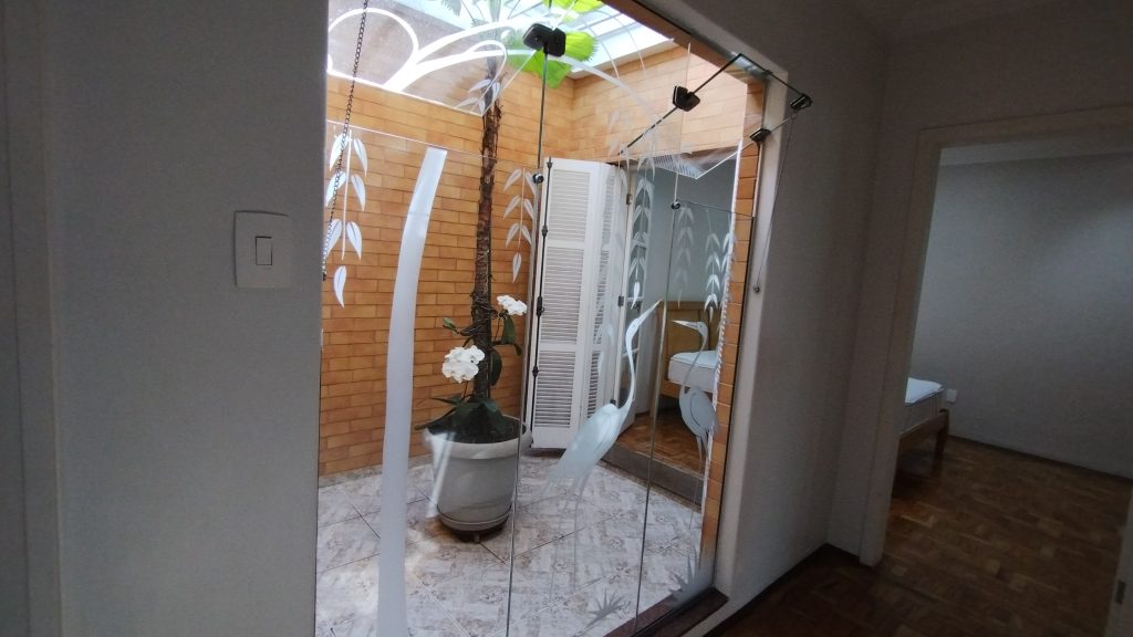CASA TÉRREA ESPETACULAR À VENDA PRÓXIMA AO CENTRO DE MOGI DAS CRUZES