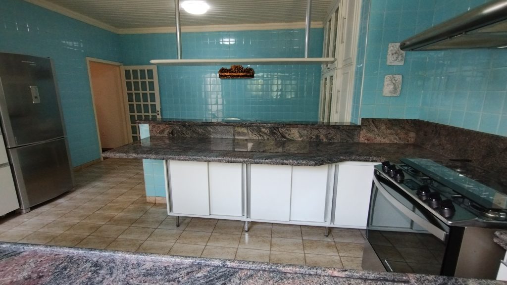 CASA TÉRREA ESPETACULAR À VENDA PRÓXIMA AO CENTRO DE MOGI DAS CRUZES