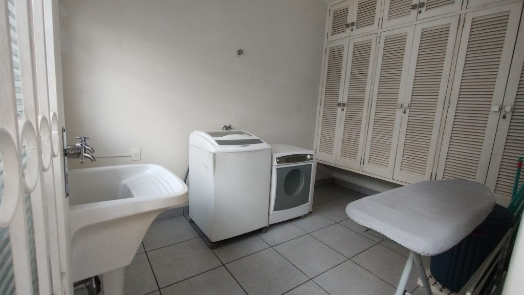 CASA TÉRREA ESPETACULAR À VENDA PRÓXIMA AO CENTRO DE MOGI DAS CRUZES