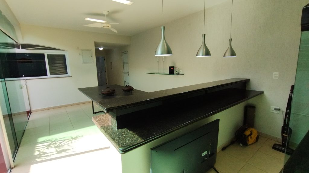 CASA TÉRREA ESPETACULAR À VENDA PRÓXIMA AO CENTRO DE MOGI DAS CRUZES