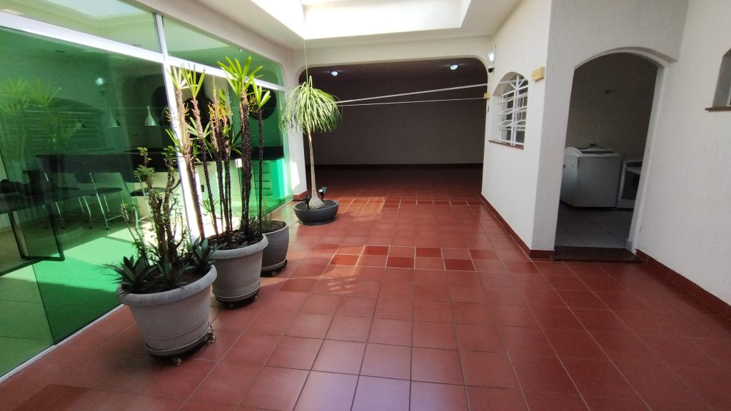 CASA TÉRREA ESPETACULAR À VENDA PRÓXIMA AO CENTRO DE MOGI DAS CRUZES