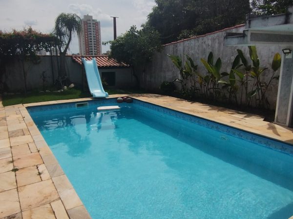 CASA ESPAÇOSA COM PISCINA E EDÍCULA NO MOGI MODERNO