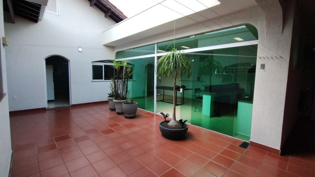 CASA TÉRREA ESPETACULAR À VENDA PRÓXIMA AO CENTRO DE MOGI DAS CRUZES