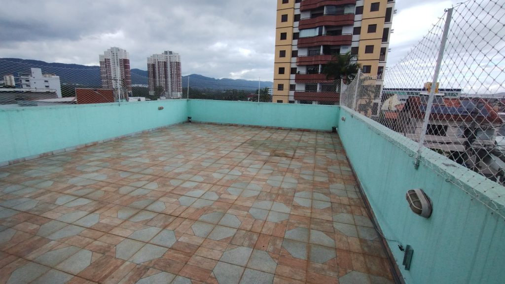 Sobrado Amplo Comercial ou Residencial- Av. São Paulo- Vl. Oliveira Sobrado Amplo Comercial ou Residencial- Av. São Paulo- Vl. Oliveira