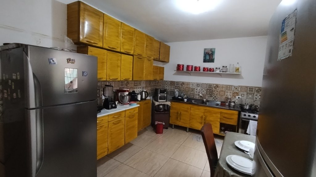 Sobrado Amplo Comercial ou Residencial- Av. São Paulo- Vl. Oliveira Sobrado Amplo Comercial ou Residencial- Av. São Paulo- Vl. Oliveira
