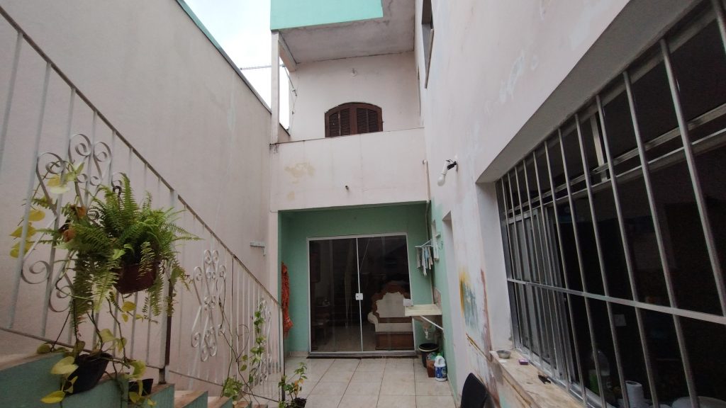 Sobrado Amplo Comercial ou Residencial- Av. São Paulo- Vl. Oliveira Sobrado Amplo Comercial ou Residencial- Av. São Paulo- Vl. Oliveira
