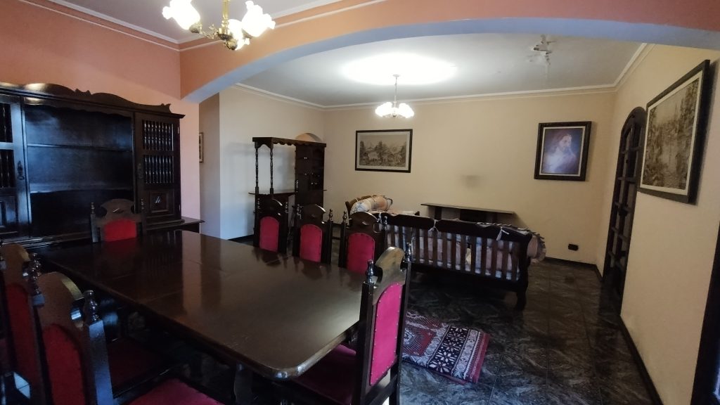 LINDA CASA DE ESQUINA COM 3 DORMITÓRIOS E PISCINA COM GRANDE QUINTAL LINDA CASA DE ESQUINA COM 3 DORMITÓRIOS E PISCINA COM GRANDE QUINTAL