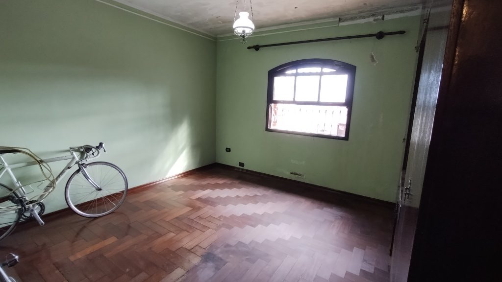 LINDA CASA DE ESQUINA COM 3 DORMITÓRIOS E PISCINA COM GRANDE QUINTAL LINDA CASA DE ESQUINA COM 3 DORMITÓRIOS E PISCINA COM GRANDE QUINTAL