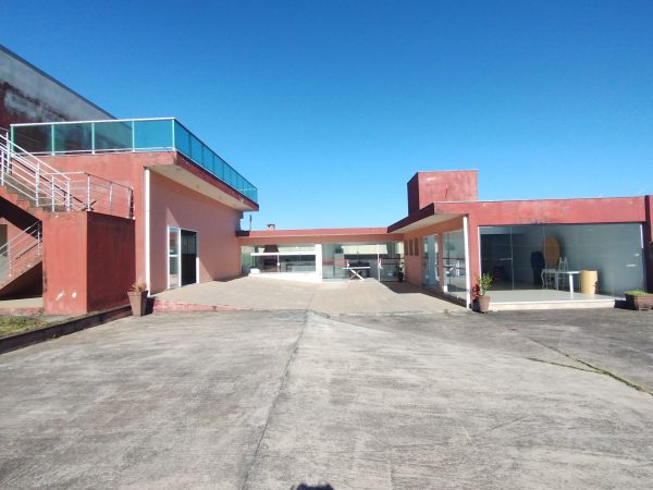 Área Multifuncional / Salão de Festas com Terreno de 1.000 m²