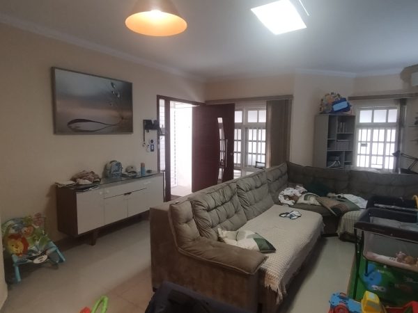 Sobrado Moderno e Completo com 3 dormitórios – Jardim Camila